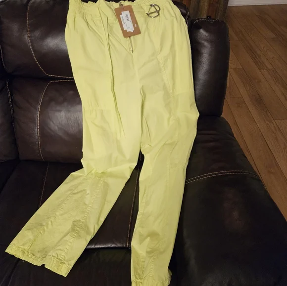 Pants - Picture 4 of 7